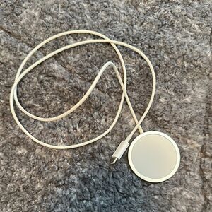 Apple MagSafe charger with usb c